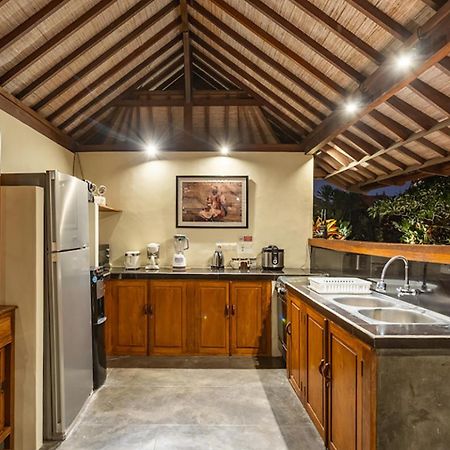 Villa Lina By Optimum Bali Villas チャングー エクステリア 写真