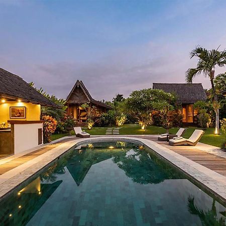Villa Lina By Optimum Bali Villas チャングー エクステリア 写真